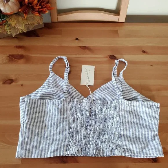 Universal Thread - Women's Slim Fit Linen Crop Top Linen Tank Top - Size L Blue - Picture 3 of 9